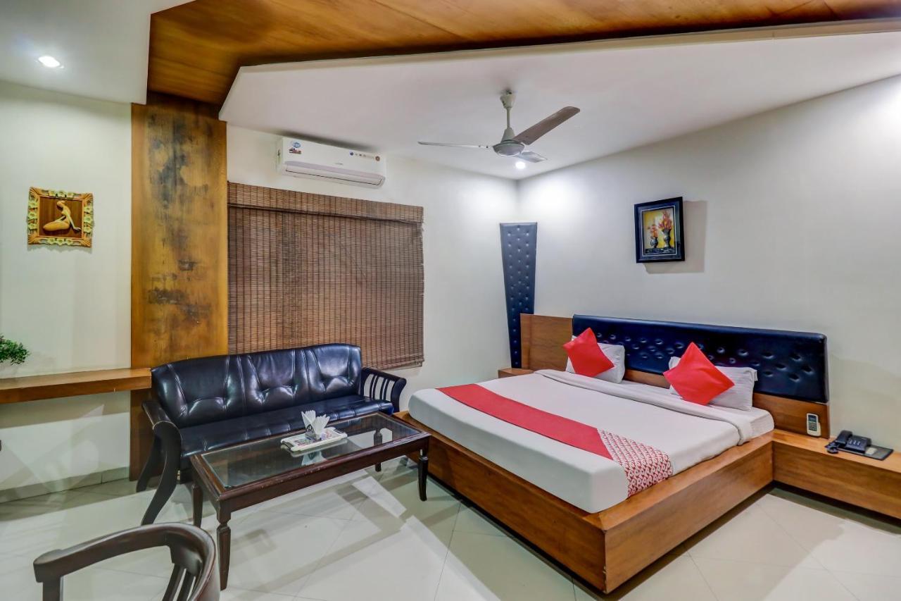 Oyo 61861 Hotel Dream Palace Durg Luaran gambar